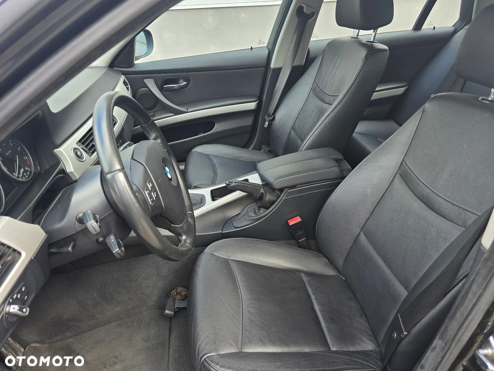 BMW Seria 3 320i - 7