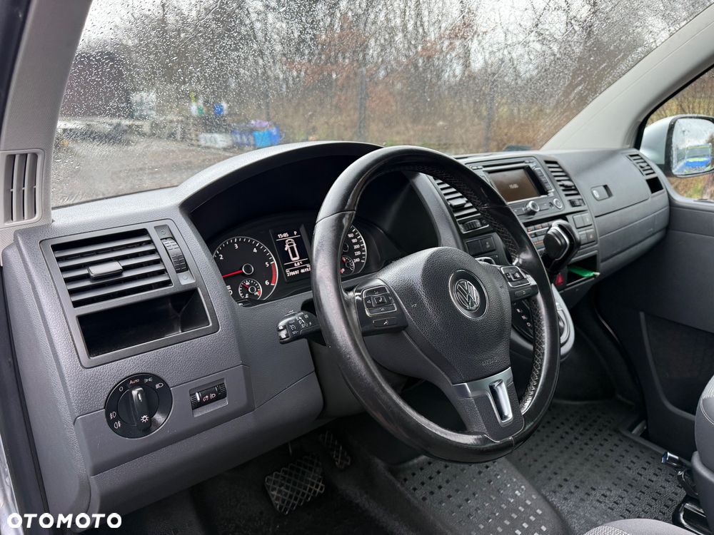 Volkswagen Caravelle - 16