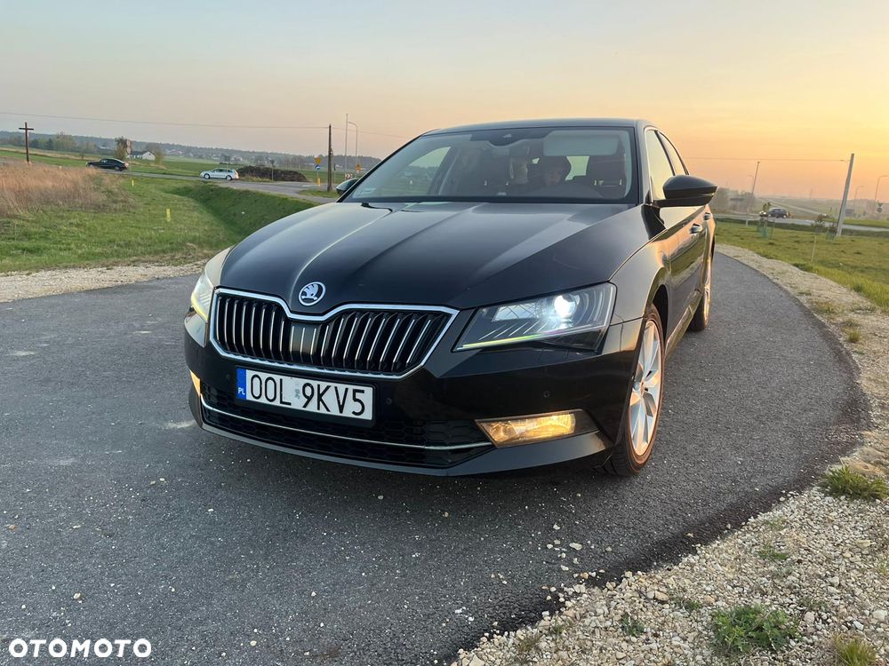 Skoda Superb 2.0 TDI DSG Sportline - 3