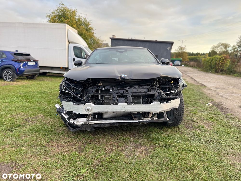 BMW Seria 5 2025 photo 3