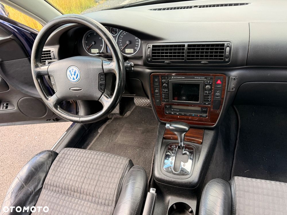 Volkswagen Passat 1.9 TDI Highline Tiptr - 9