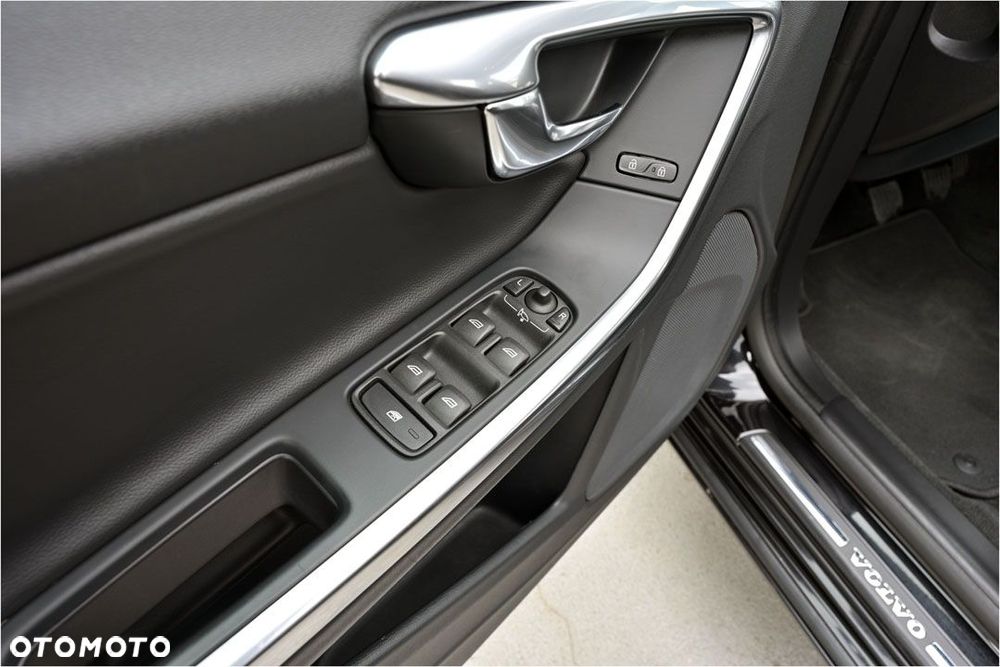 Volvo V60 D3 Drive-E Kinetic - 32