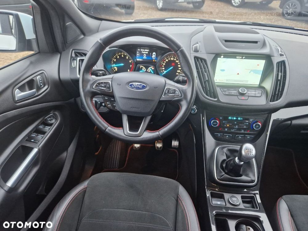 Ford Kuga 1.5 EcoBoost 2x4 ST-Line - 16