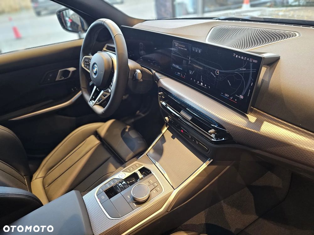 BMW Seria 3 330e - 12