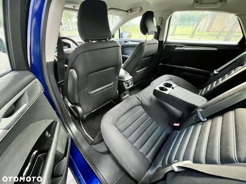 Ford Fusion - 13