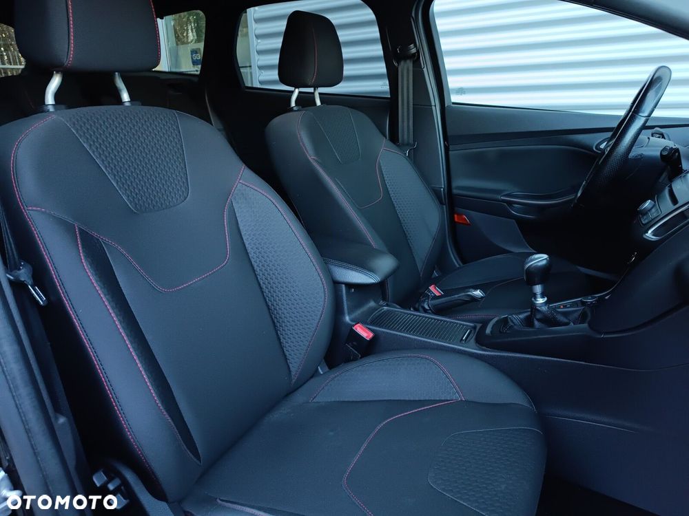 Ford Focus 2.0 EcoBlue ST-Line - 24