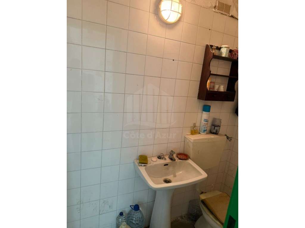 Loja para venda no centro da Vila de Sesimbra - Grande imagem: 3/4
