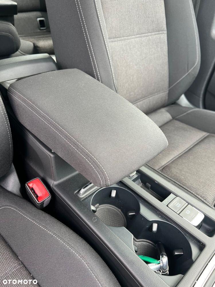 Volkswagen Passat - 28