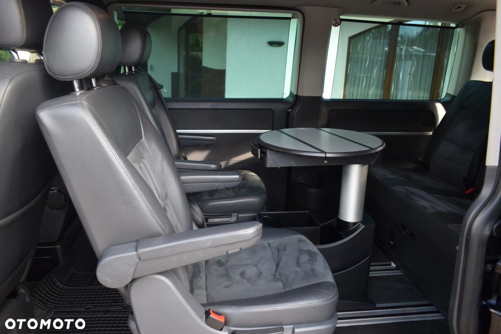 Volkswagen Multivan - 12