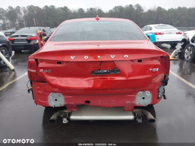 Volvo S60 T5 R-Design - 9