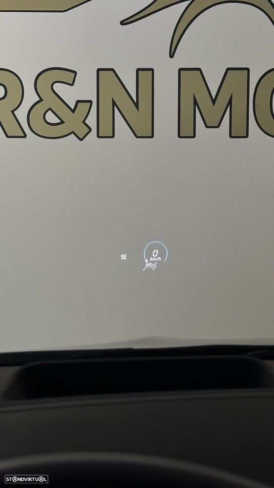 Mercedes-Benz GLA 250 - 21