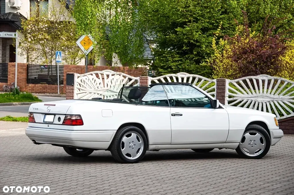 Mercedes-Benz Klasa E 320 - 19