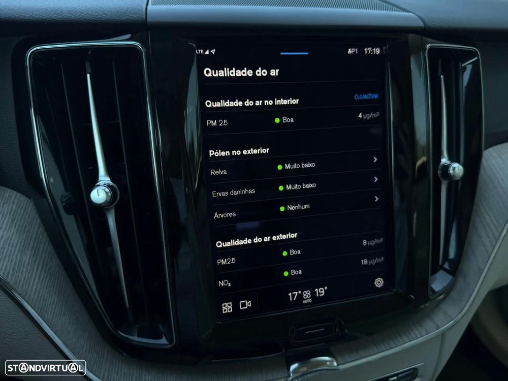 Volvo XC 60 2.0 B4 Plus Bright - 41