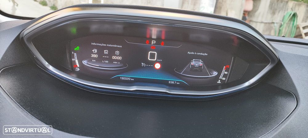Peugeot 3008 1.6 BlueHDi GT Line Grip Control EAT6 - 25