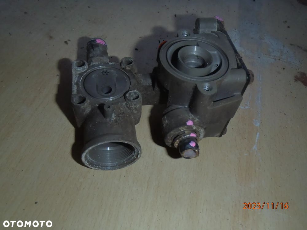 kompresor pompka zawieszenie silniczek  mocowanie tłok głowica zawór czujnik przewód wiązka kostka zbiorniczek range rover sport l320 discovery - 5