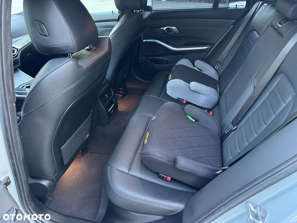 BMW Seria 3 318d Edition M Sport Shadow - 8