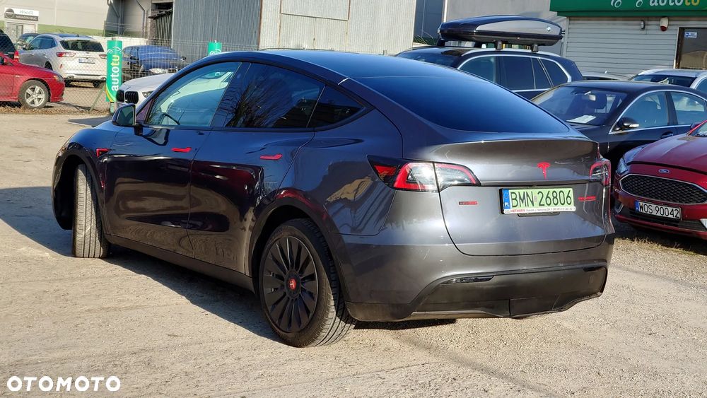 Tesla Model Y Long Range Dual Motor AWD - 6