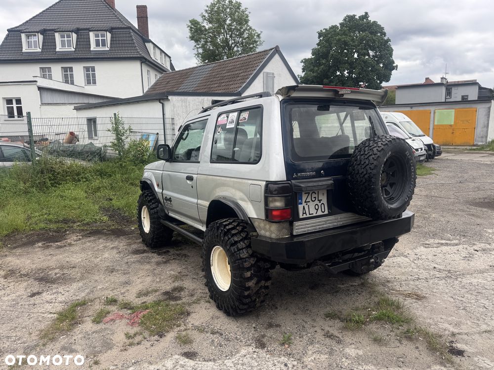 Mitsubishi Pajero - 4