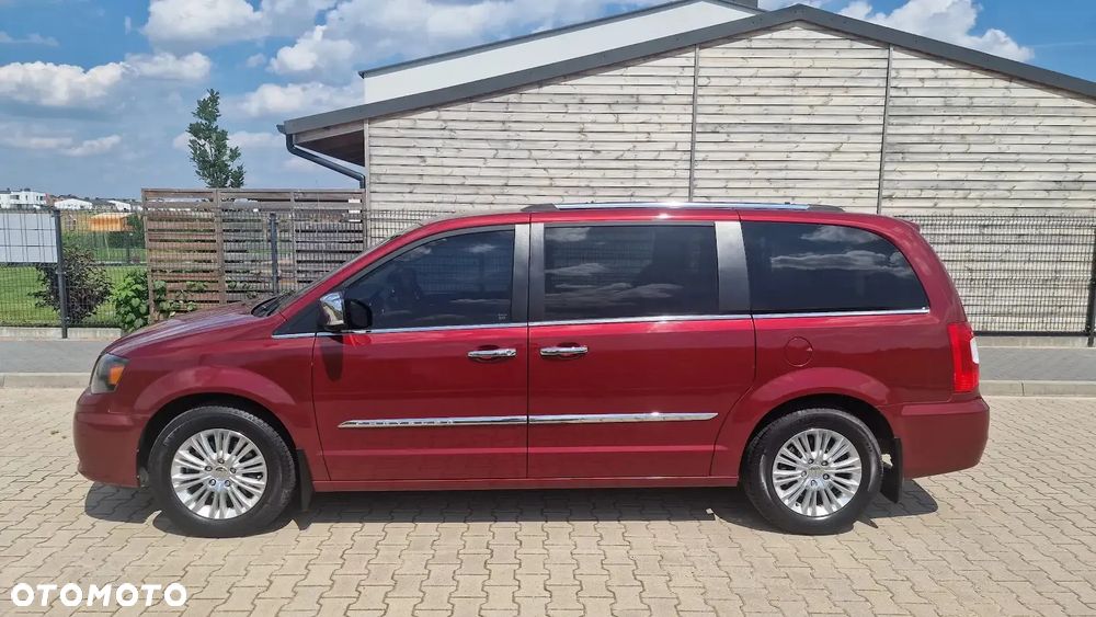 Chrysler Town & Country 3.6 Limited - 23