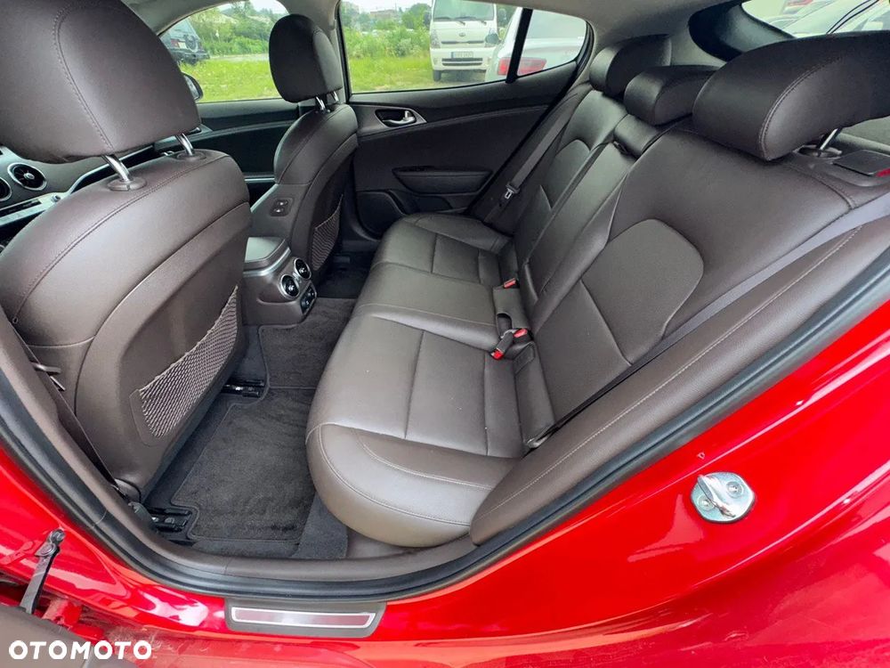 Kia Stinger - 31