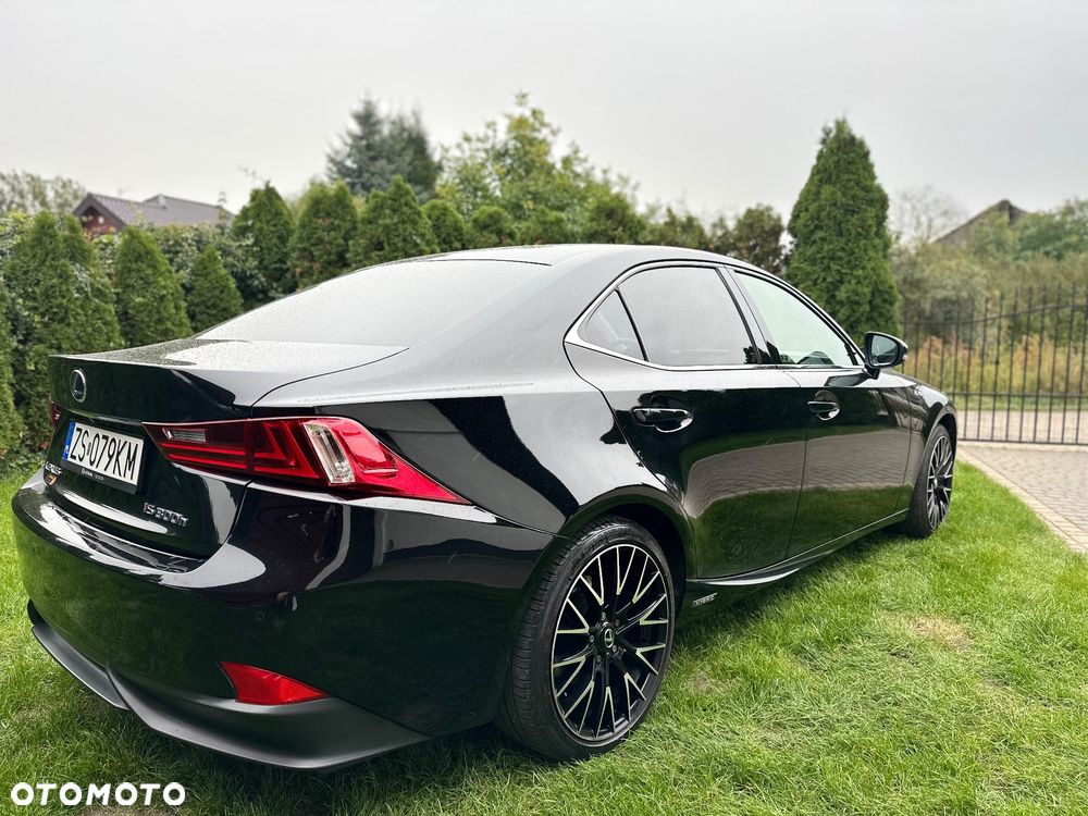 Lexus IS 300h Business - 2