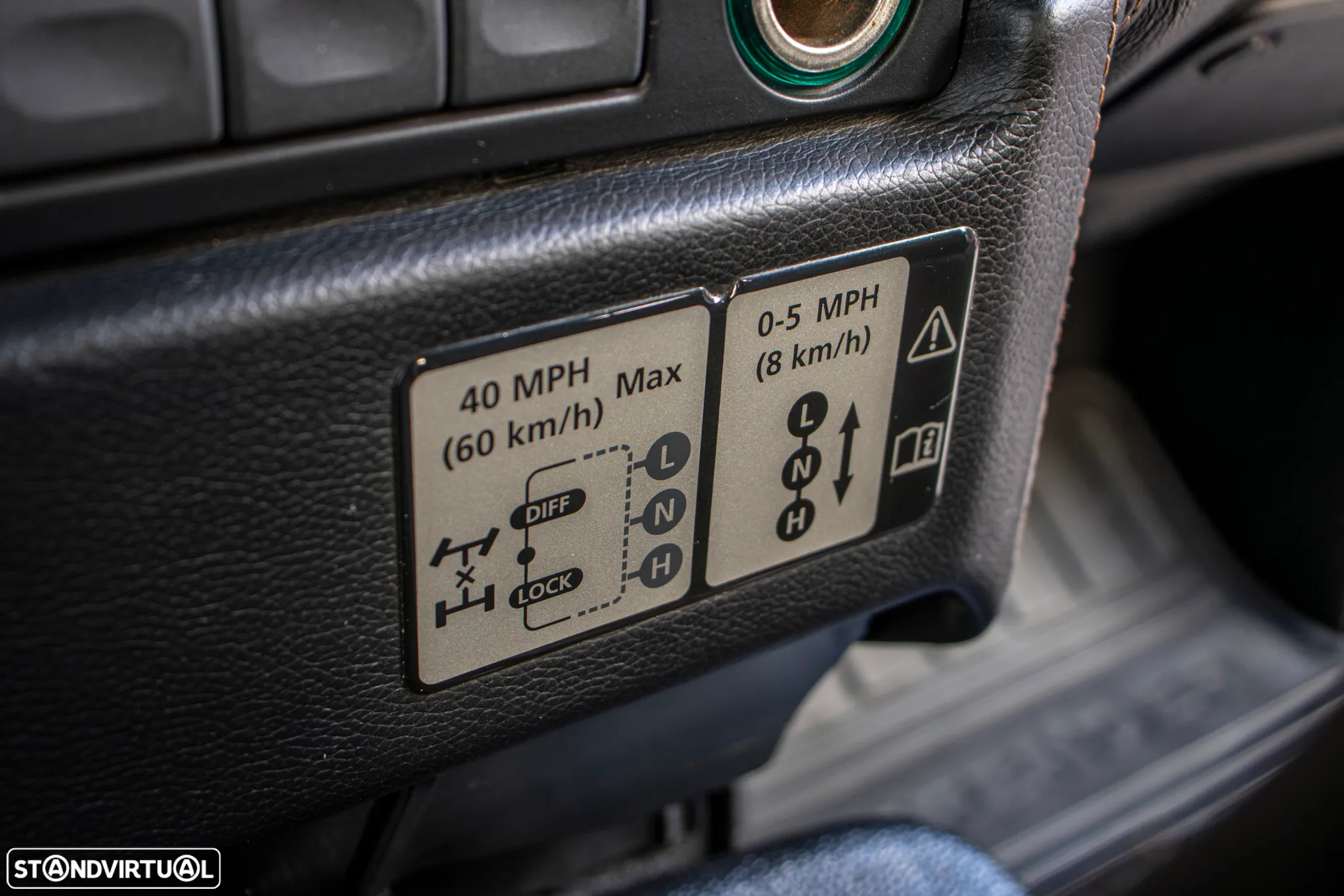 Land Rover Defender 90 SW 2.4 CRD S - 19