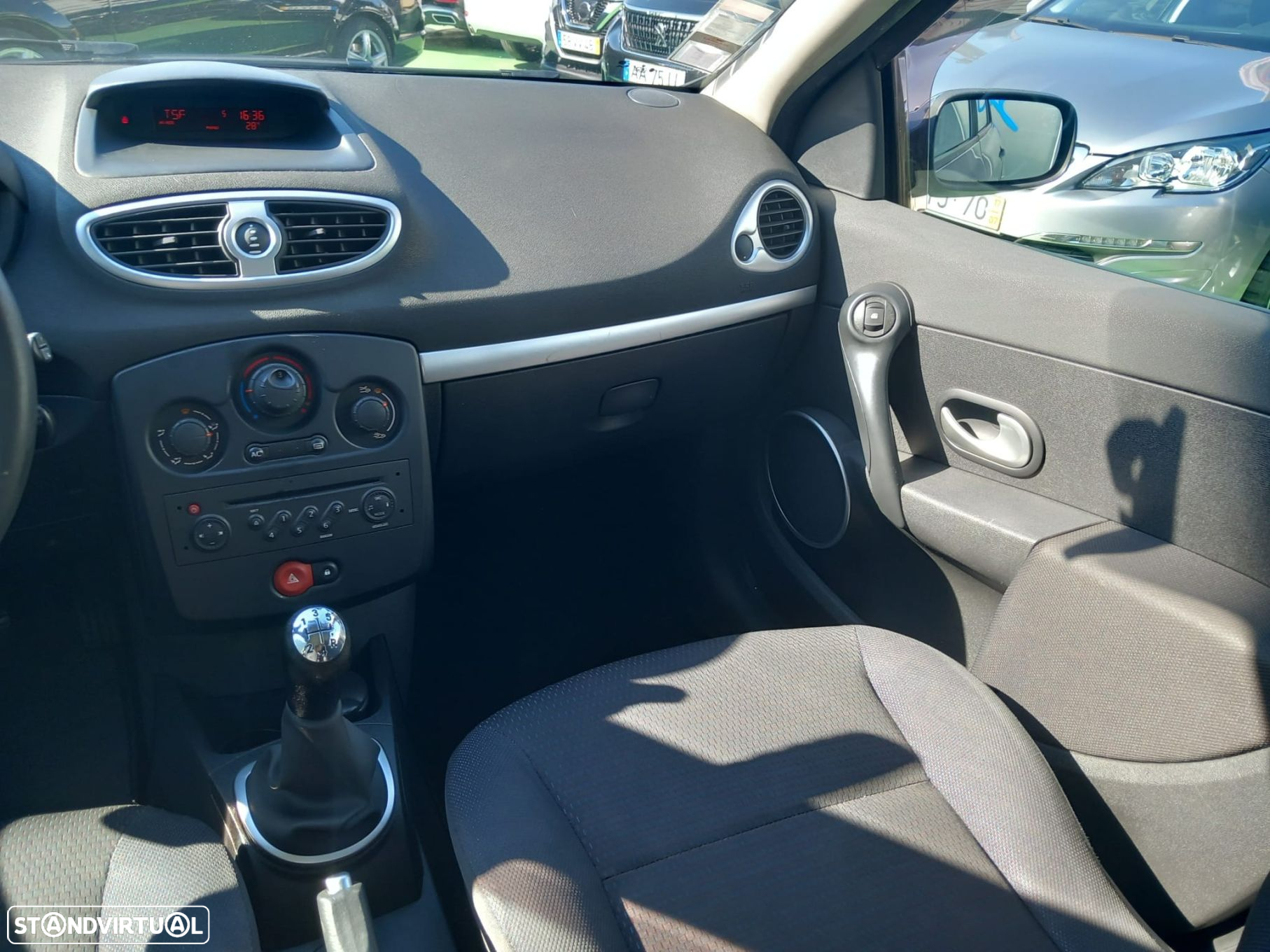 Renault Clio 1.5 dCi Confort - 14