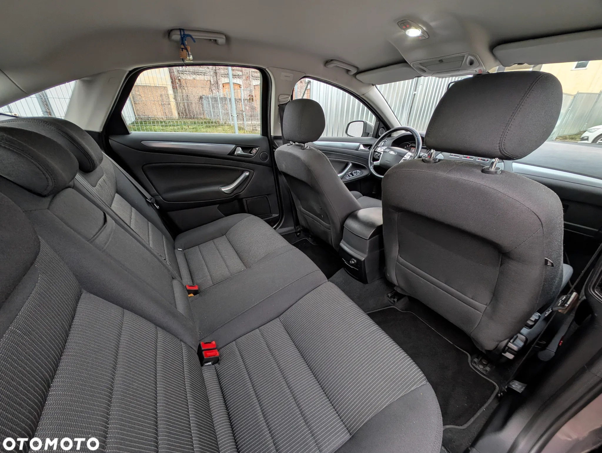 Ford Mondeo - 27