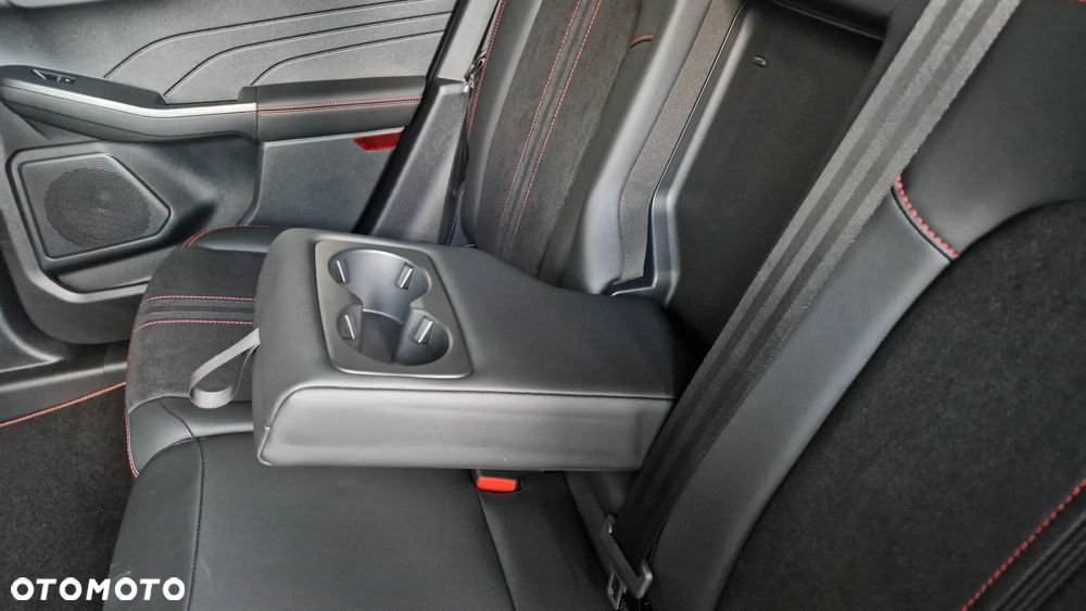 Ford Kuga 2.5P PHEV FWD ST-Line X - 17