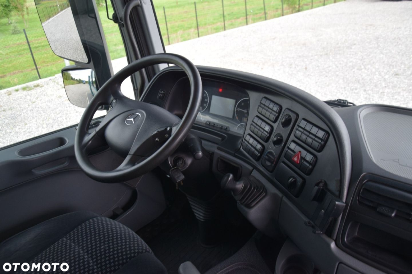 Mercedes-Benz Actros 3244 8x4 Meiller Kipper - 38