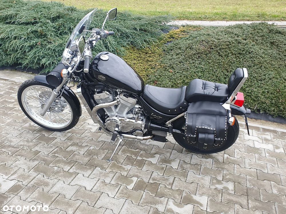 Suzuki Intruder - 26