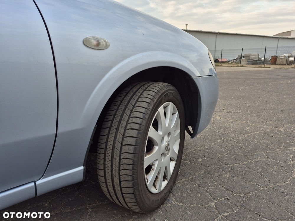 Nissan Almera 1.5 acenta PLUS - 6