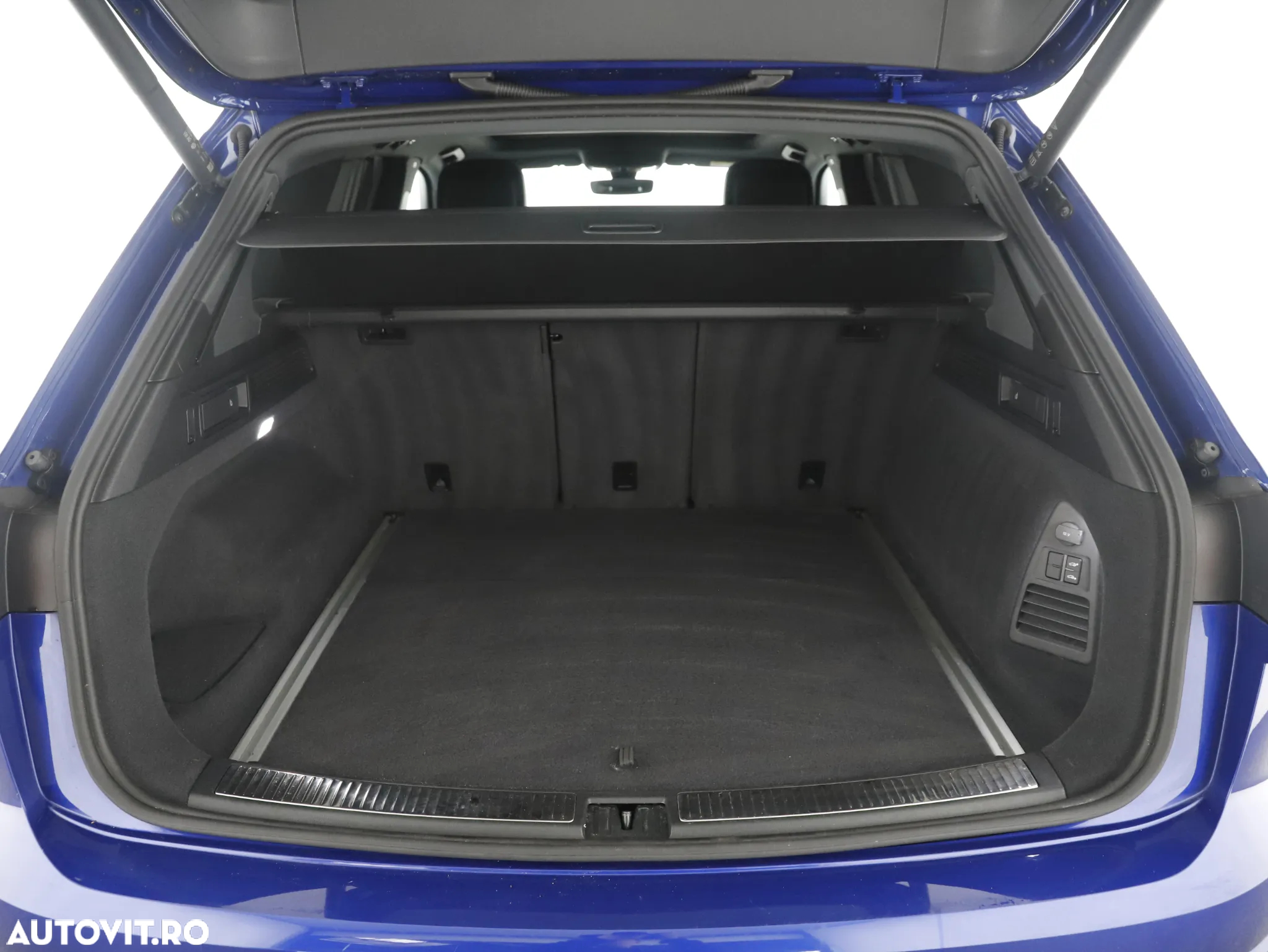 Volkswagen Touareg V6 TDI R-Style - 26