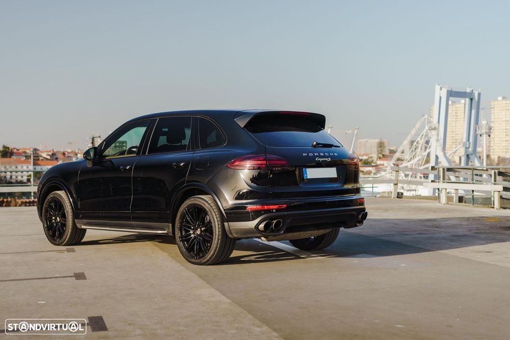 Porsche Cayenne S - 2