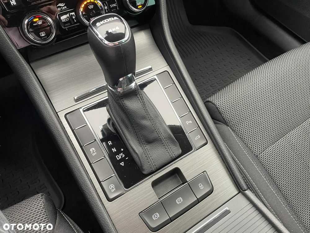 Skoda Superb 2.0 TSI 4x4 Style DSG - 37