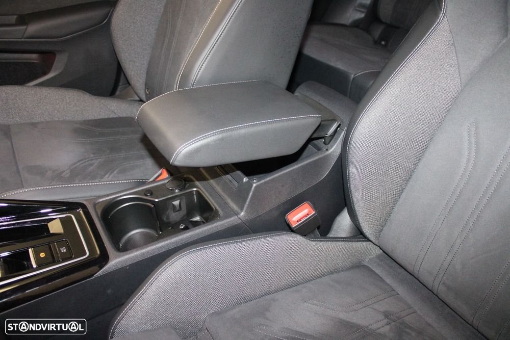 Volkswagen Golf 1.5 TSI e-Hybrid Style DSG — fotografia 33