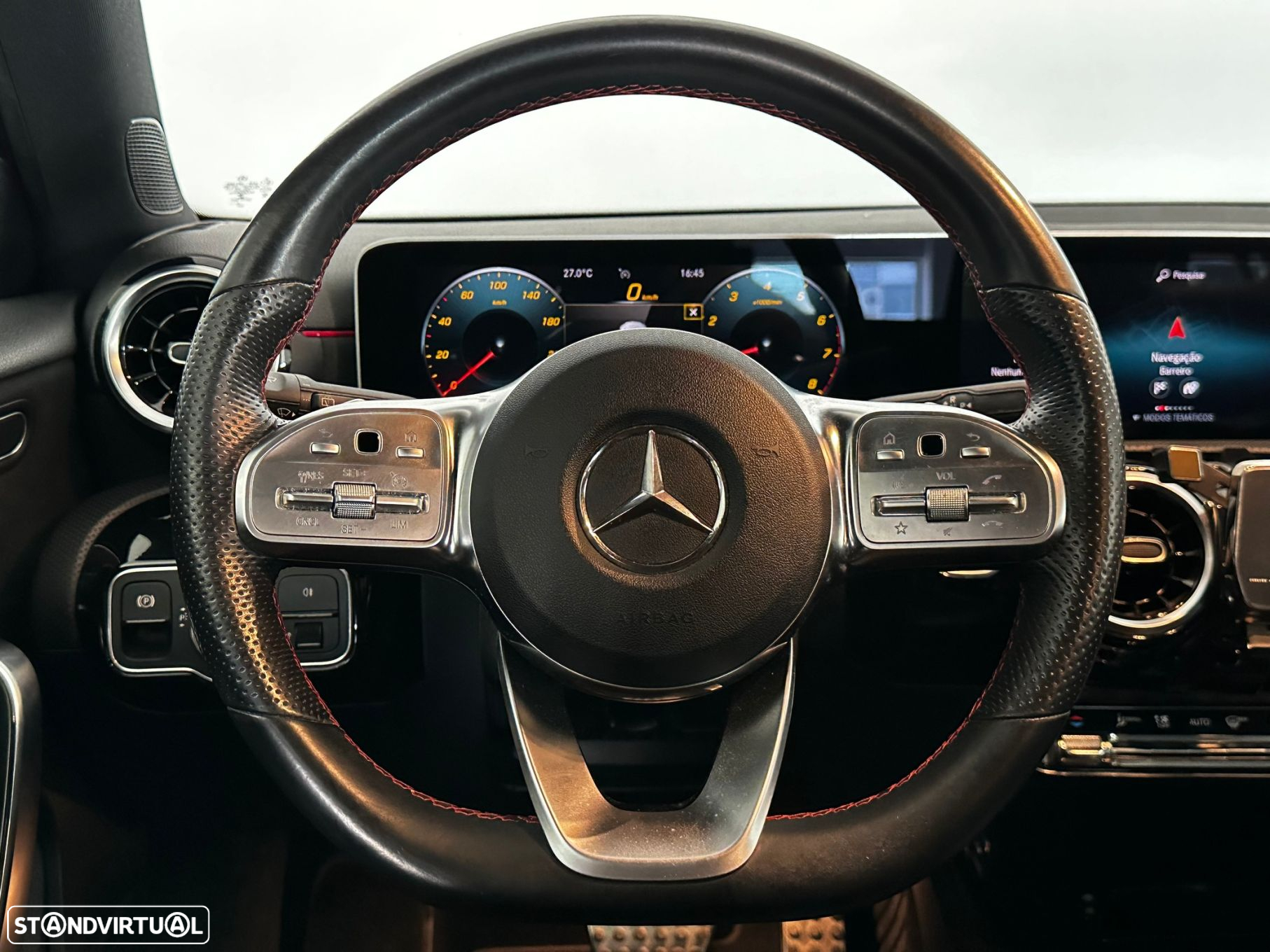 Mercedes-Benz A 180 7G-DCT AMG Line - 16