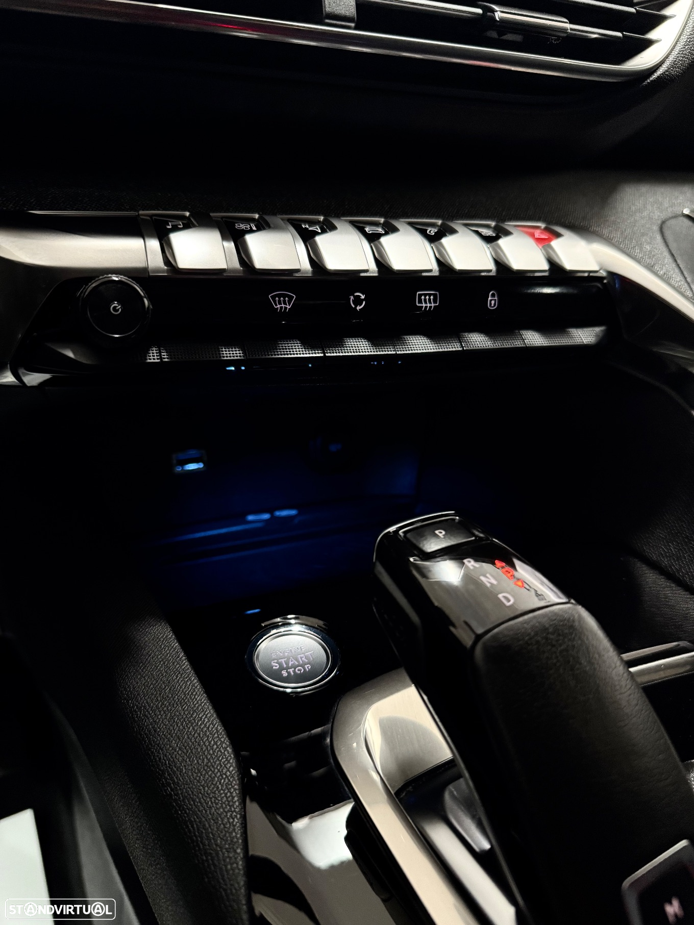 Peugeot 3008 1.2 PureTech Allure EAT8 - 22