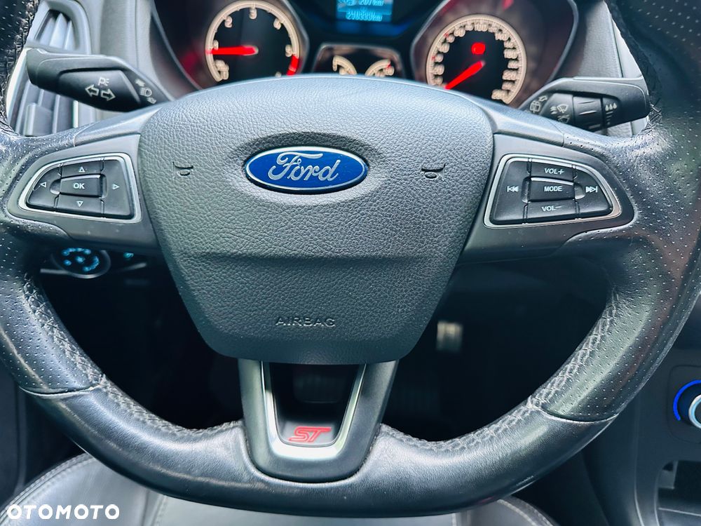 Ford Focus 2.0 TDCi ST mit Leder-Sport-Paket - 28
