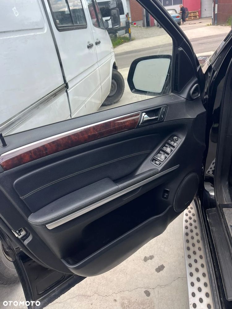 Mercedes-Benz GL 500 4Matic 7G-TRONIC - 16