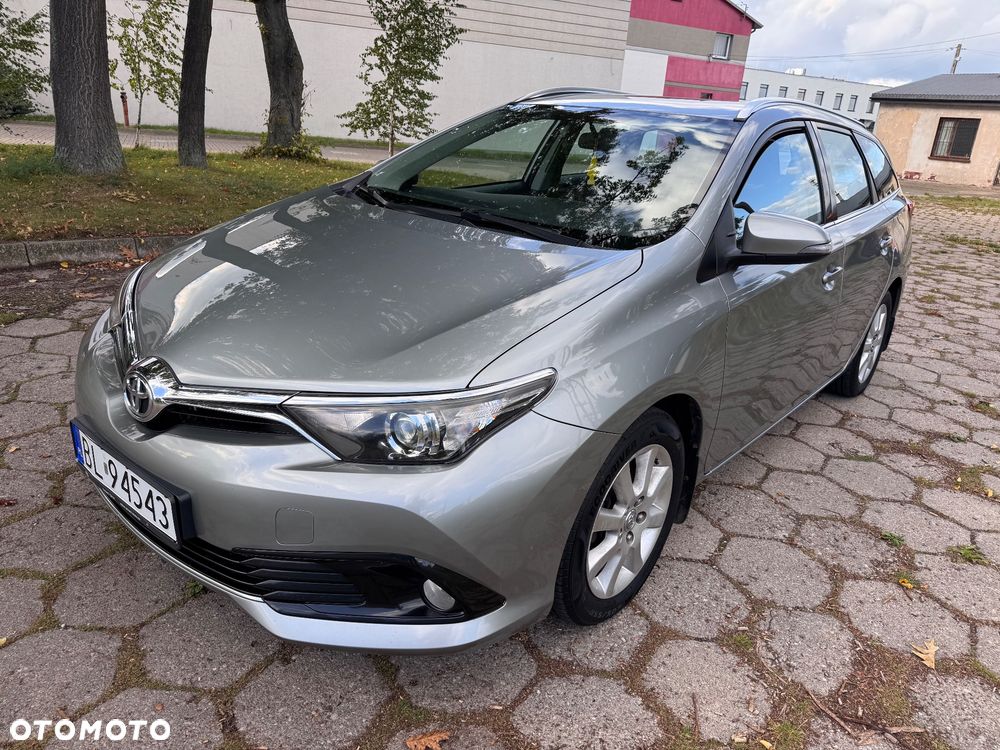 Toyota Auris 1.6 Valvematic Comfort - 1