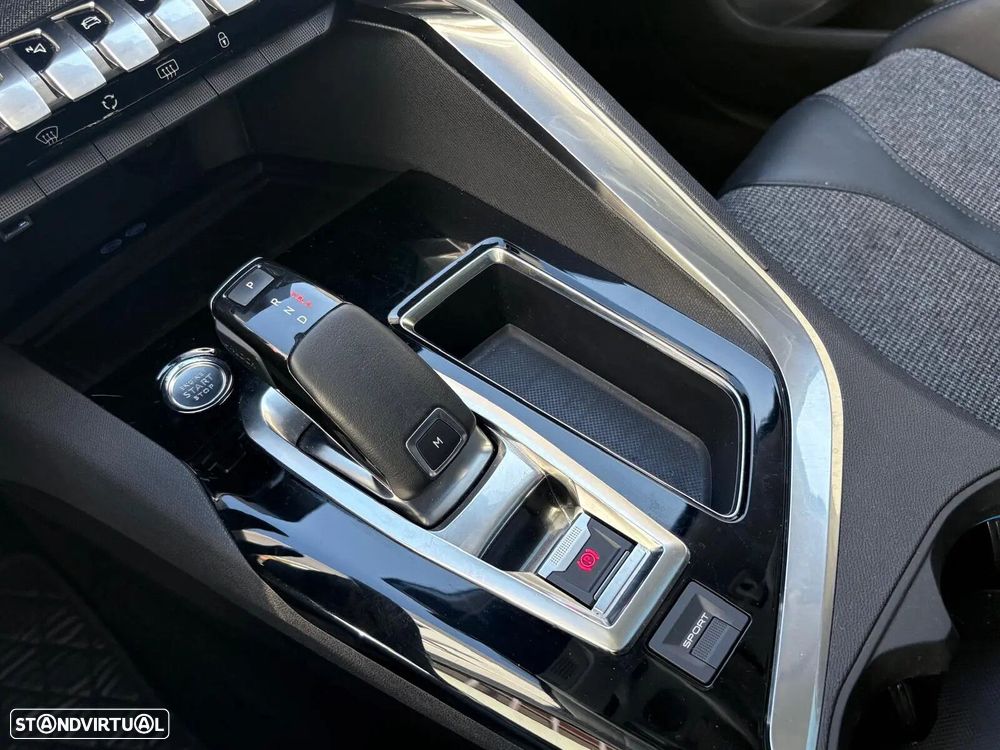 Peugeot 3008 1.2 PureTech Allure EAT8 - 54