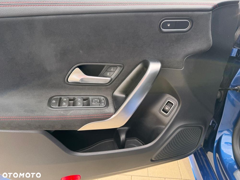 Mercedes-Benz CLA 200 AMG Line 7G-DCT - 15