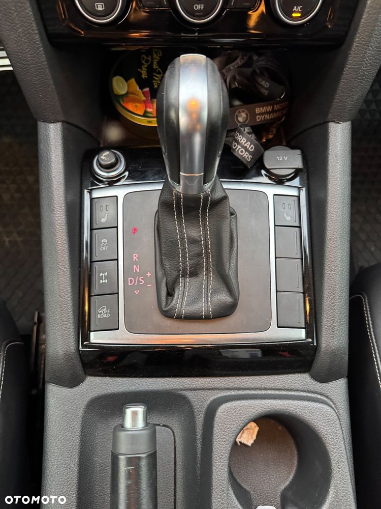 Volkswagen Amarok - 12
