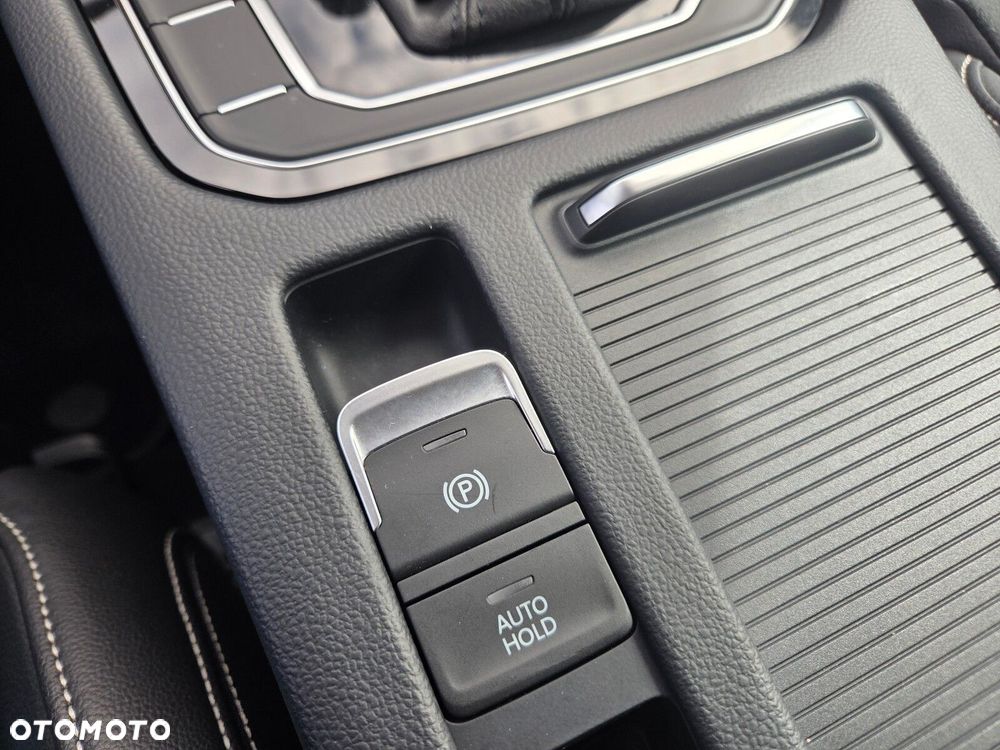 Volkswagen Passat - 30