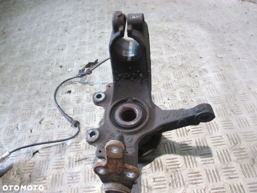 ZWROTNICA PIASTA PRAWY PRZOD FORD C-MAX Mk1 - 3