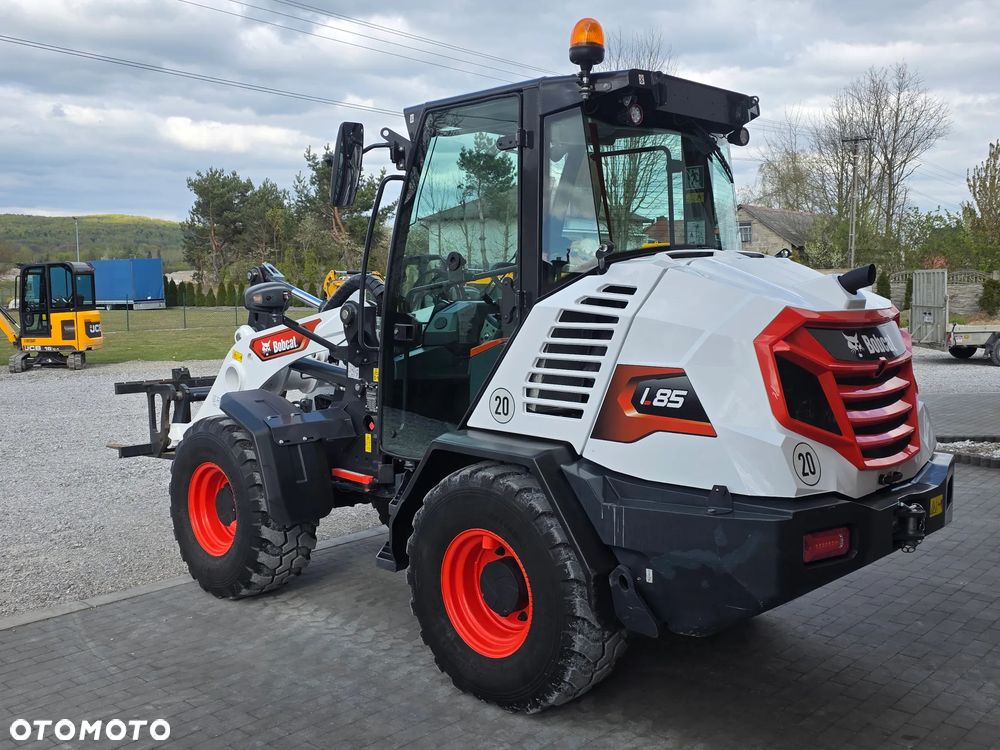 Bobcat Bobcat Ładowarka kołowa Bobcat L 85 jak nowa sprowadzona z Niemiec zadbana łyżka widły serwisowana Cat kamera - 1