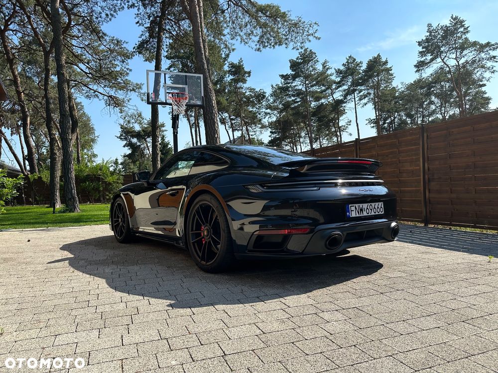 Porsche 911 Turbo - 1