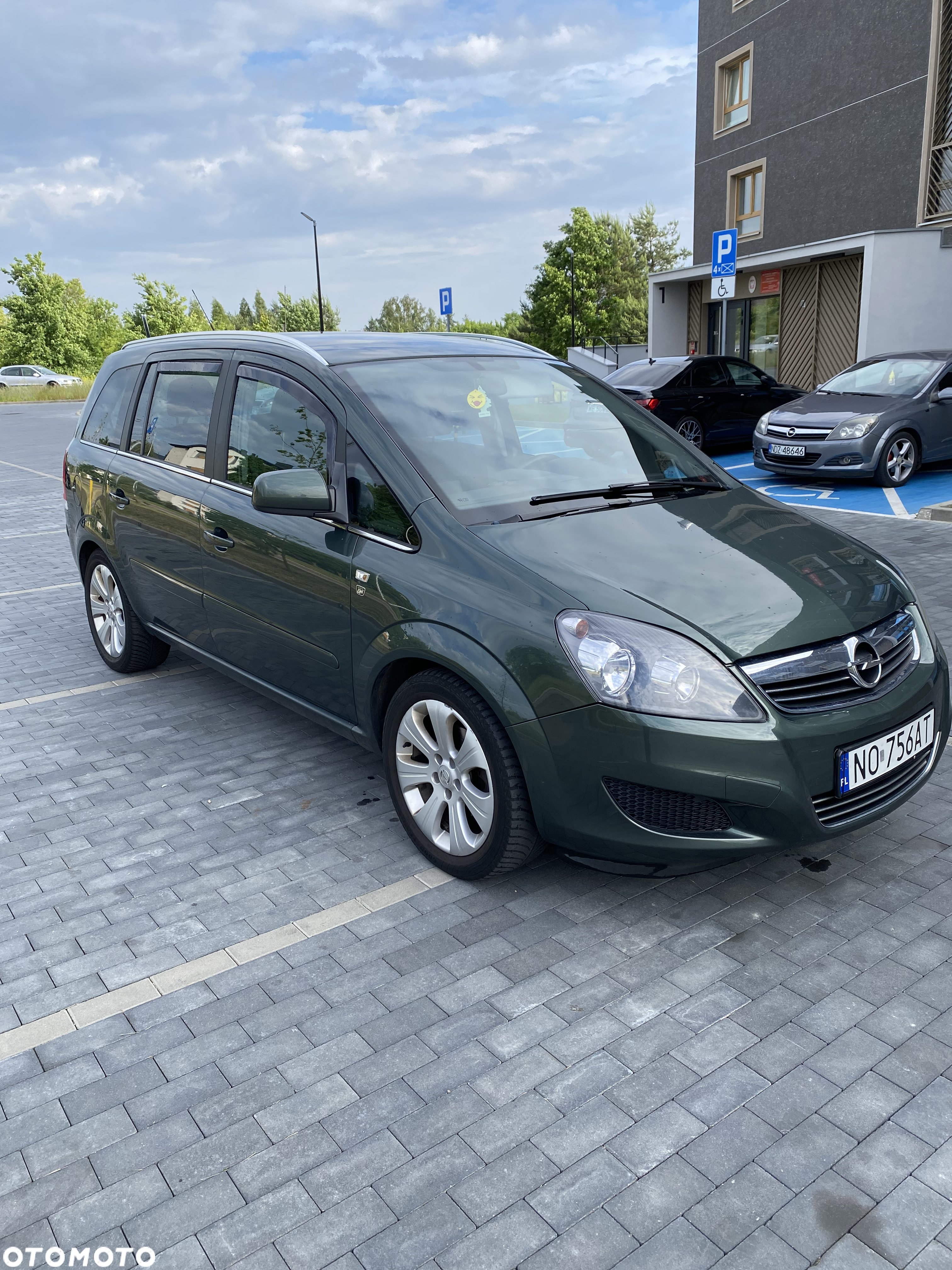 Opel Zafira 1.8 Cosmo - 2