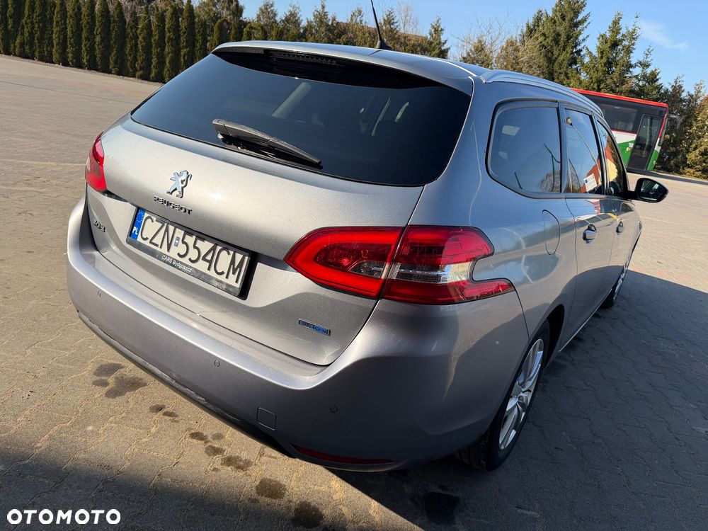 Peugeot 308 1.6 BlueHDi Allure S&S - 23